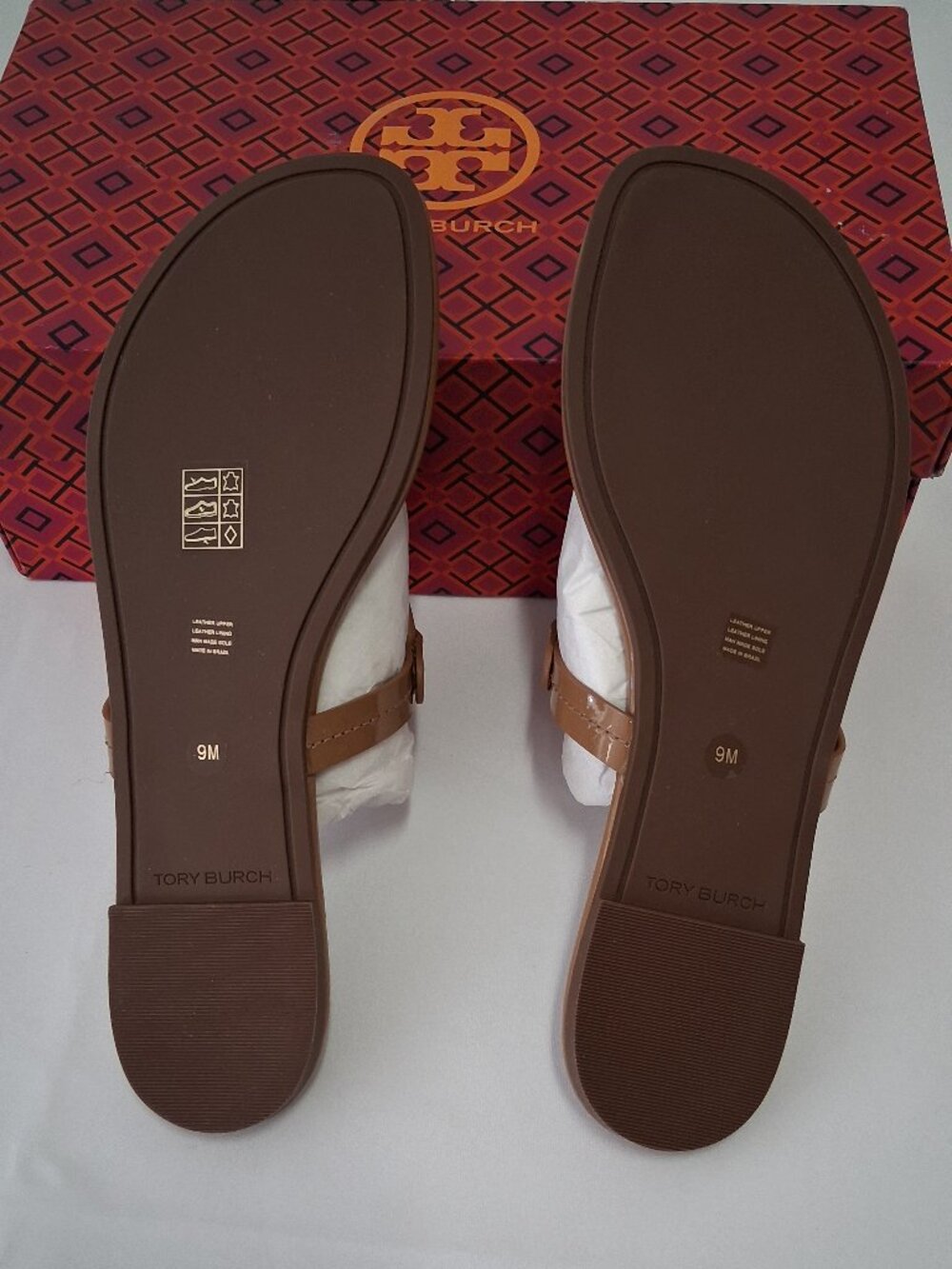 Tory Burch Miller Patent Leather Sandals Color: Tan Size: 9 New In Box - Picture 3 of 5